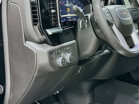 New 2026 GMC Sierra 1500 Elevation image 10