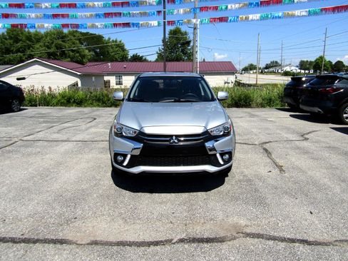 Used 2018 Mitsubishi Outlander Sport SE image 2