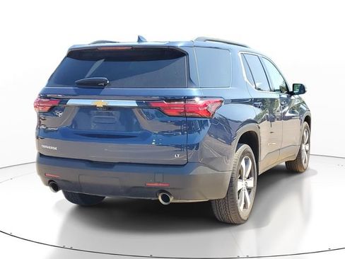 Used 2022 Chevrolet Traverse LT w/ LT Premium Package FWD image 4