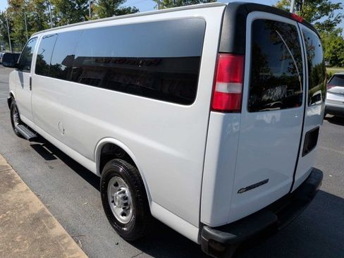 Used 2020 Chevrolet Express 3500 LS RWD image 3