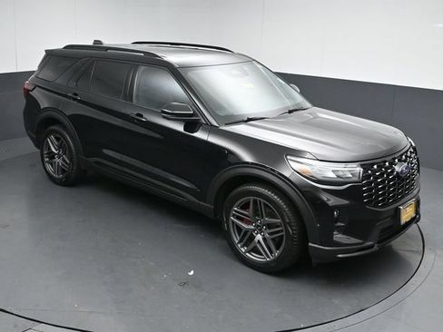 Certified 2025 Ford Explorer ST-Line w/ Premium Package AWD/4WD image 47