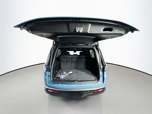 New 2026 Jeep Grand Wagoneer L Limited AWD/4WD image 14