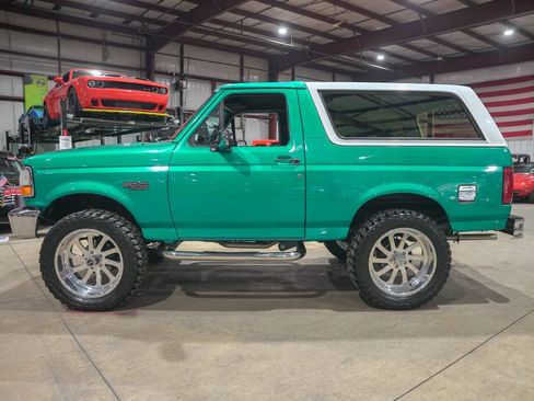 Used 1995 Ford Bronco XLT AWD/4WD image 4