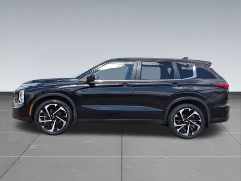 Used 2022 Mitsubishi Outlander ES AWD/4WD image 3