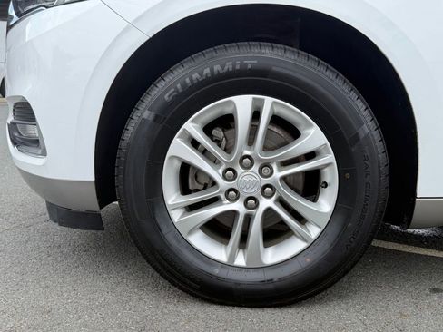 Used 2020 Buick Enclave Essence FWD image 11