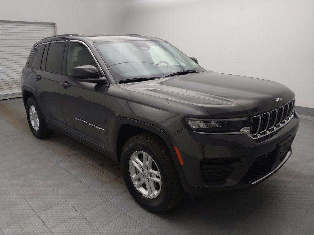 Used 2023 Jeep Grand Cherokee Laredo w/ Luxury Tech Group I AWD/4WD image 13
