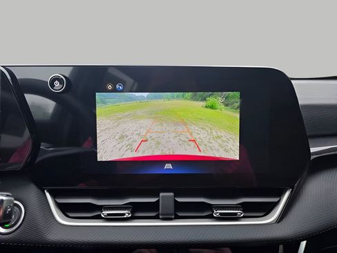 New 2026 Chevrolet Equinox LT w/ LPO, Floor Liner Package FWD image 21