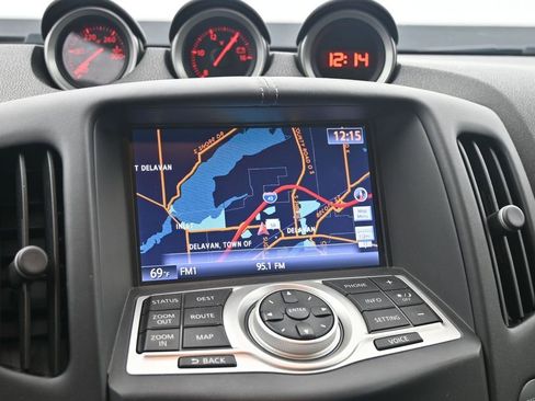 Used 2016 Nissan 370Z Coupe RWD image 19