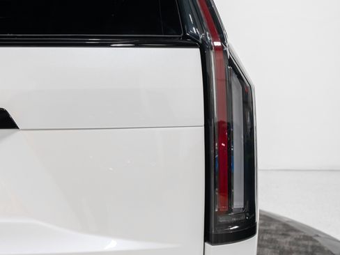 Used 2025 Cadillac Escalade V w/ LPO, ONYX Package AWD/4WD image 28