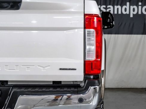 Used 2017 Ford F250 Lariat w/ Chrome Package image 41