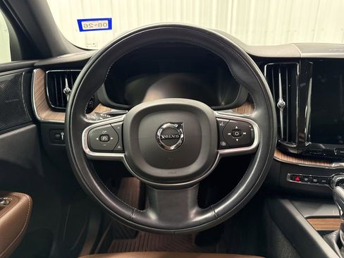 Used 2021 Volvo XC60 T5 Momentum w/ Advanced Package AWD/4WD image 15