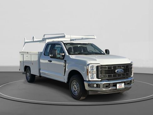 New 2026 Ford F250 XL w/ XL Chrome Package RWD image 3