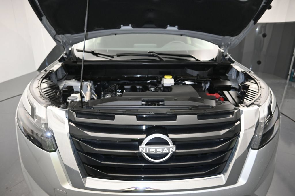 Used 2025 Nissan Pathfinder SV FWD image 28