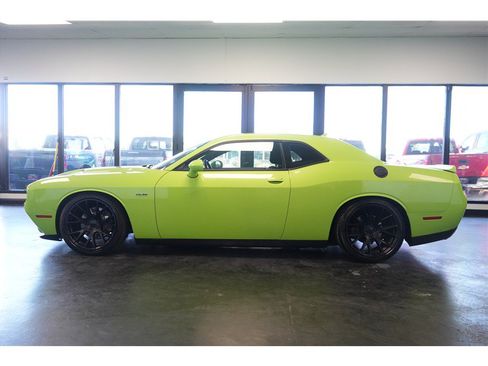 Used 2015 Dodge Challenger R/T Plus RWD image 4