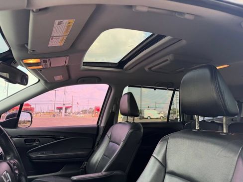 Used 2018 Honda Pilot Touring image 14