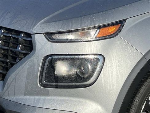 Used 2026 Hyundai Venue SEL image 9