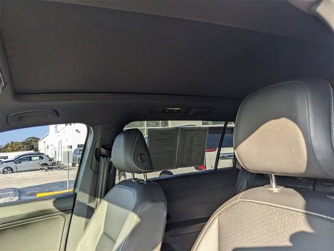 Certified 2021 Volkswagen Tiguan SE R-Line image 22