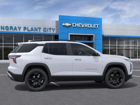 New 2027 Chevrolet Equinox LT w/ Convenience Package II FWD image 5