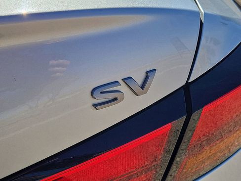 Used 2024 Nissan Altima 2.5 SV image 14