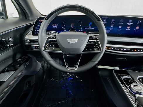 Used 2025 Cadillac Lyriq Luxury w/ LPO, Floor Liner Package AWD/4WD image 5