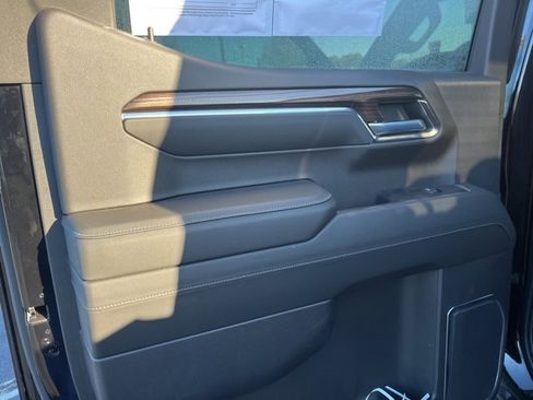 Used 2022 Chevrolet Silverado 1500 RST w/ Redline Edition image 11