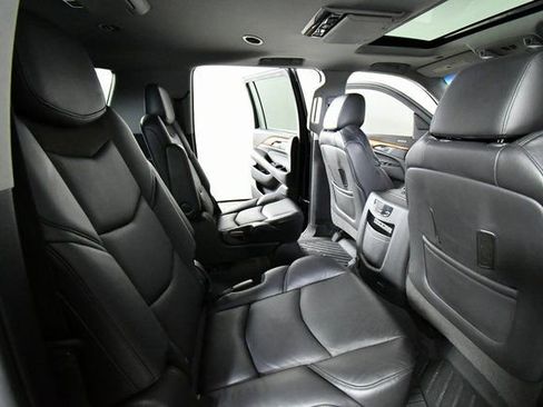Used 2019 Cadillac Escalade ESV Premium Luxury image 15