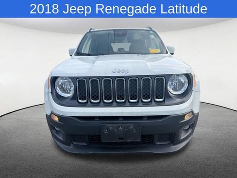 Used 2018 Jeep Renegade Latitude AWD/4WD image 7