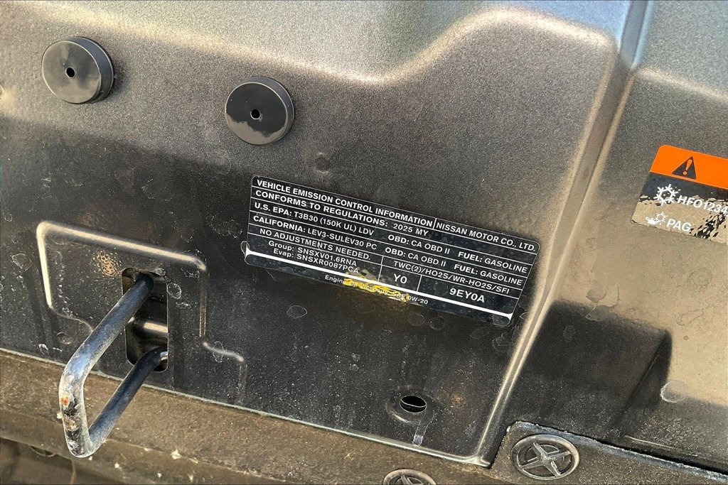 Used 2025 Nissan Versa S FWD image 30
