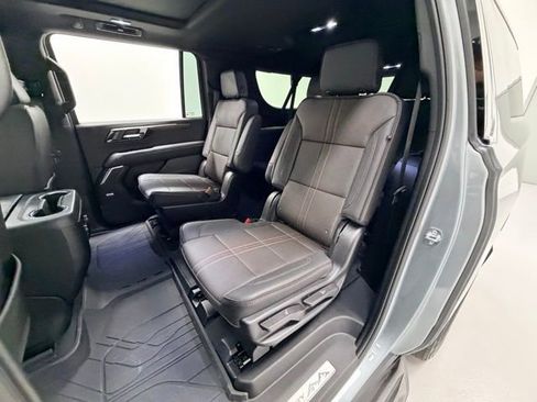 Certified 2025 Chevrolet Suburban High Country w/ Sun And Tow Package AWD/4WD image 28