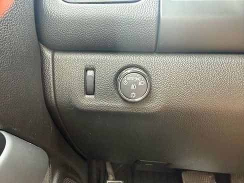 Used 2018 Chevrolet Colorado LT image 31