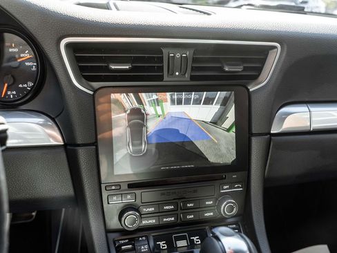 Used 2018 Porsche 911 Carrera image 11