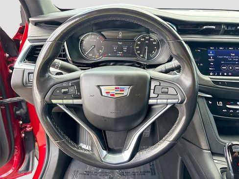 Used 2022 Cadillac XT6 Luxury image 12