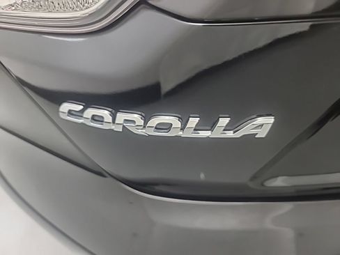 Used 2025 Toyota Corolla LE FWD image 11