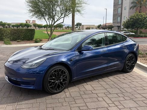 Used 2022 Tesla Model 3 Long Range AWD/4WD image 6