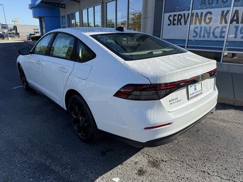 New 2025 Honda Accord SE image 14