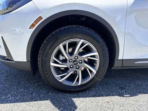 New 2026 Lincoln Corsair Premiere image 10