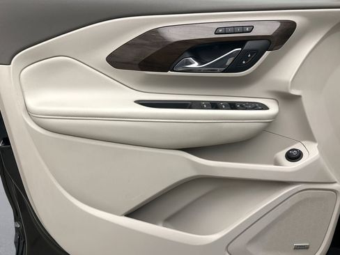 Used 2020 GMC Terrain Denali w/ Denali Premium Package FWD image 9