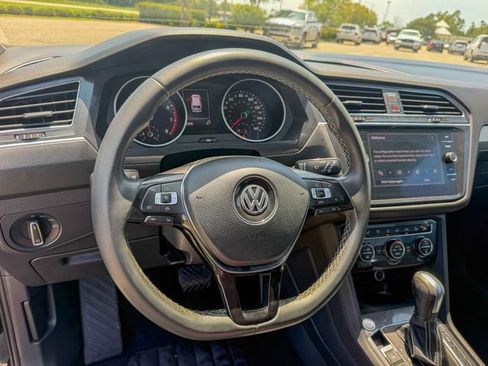 Used 2021 Volkswagen Tiguan SE FWD image 9