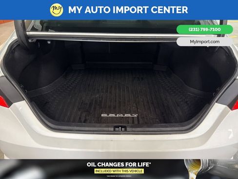 Used 2021 Toyota Camry SE image 27