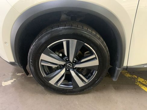 Used 2023 Nissan Rogue SL w/ SL Premium Package image 31