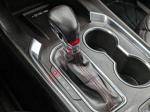 Used 2023 Chevrolet Traverse RS image 33