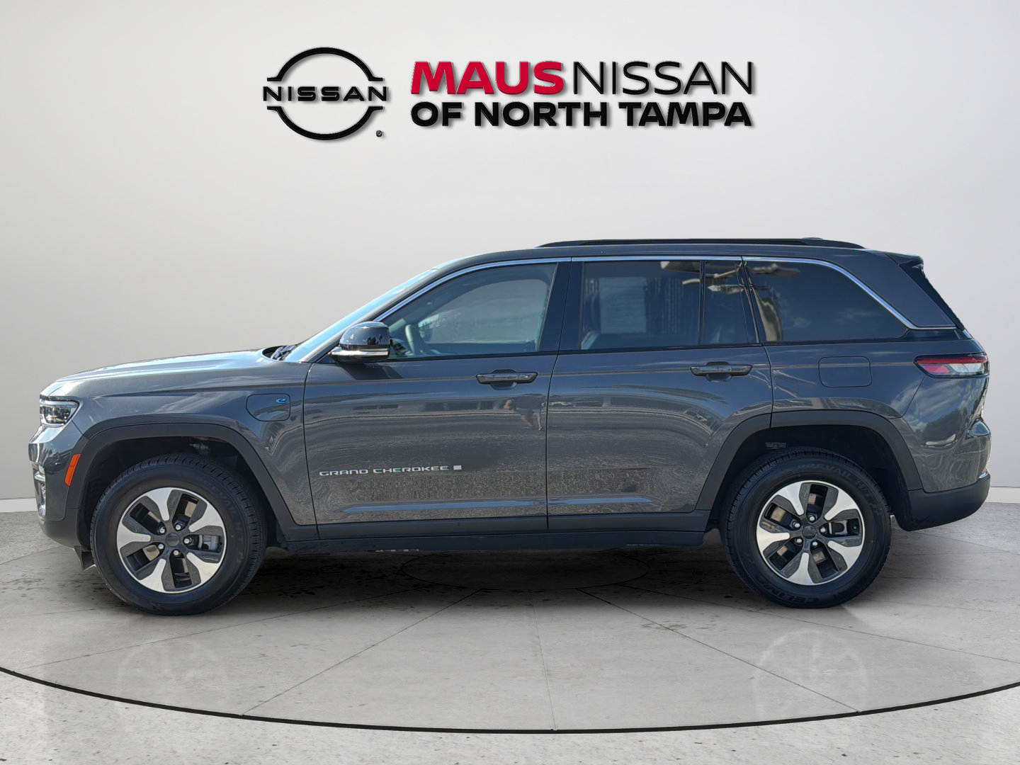 Used 2024 Jeep Grand Cherokee Limited 4xe AWD/4WD image 6