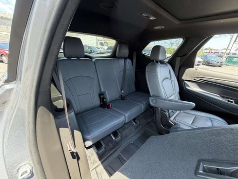 Used 2023 Buick Enclave Essence w/ Experience Buick Package AWD/4WD image 14