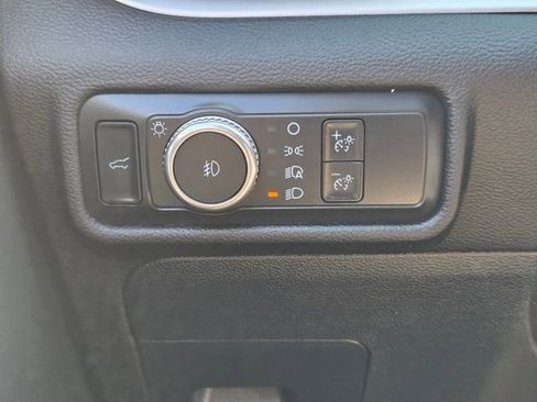 Used 2022 Ford Explorer XLT w/ Equipment Group 202A image 39