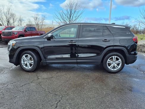 Certified 2022 GMC Terrain SLE image 2