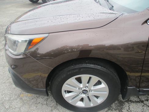 Used 2019 Subaru Outback 2.5i Premium image 13
