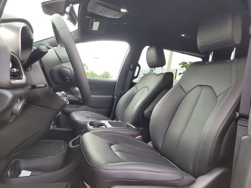 New 2026 Chrysler Voyager LX FWD image 23