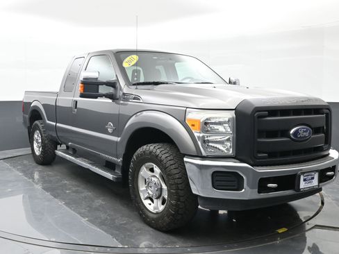 Used 2011 Ford F250 XLT w/ Chrome Pkg RWD image 6