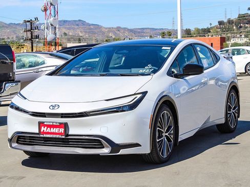 New 2026 Toyota Prius XLE image 3