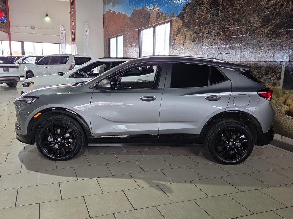 Used 2024 Buick Encore GX Sport Touring AWD/4WD image 2